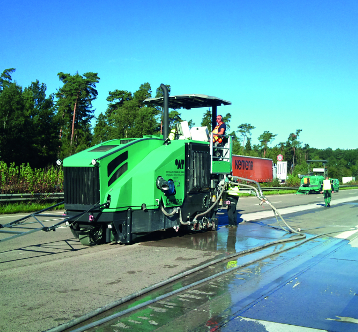 Grinding met Bump Cutter auf einer Autobahn